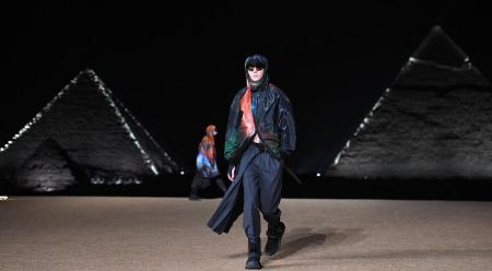 برگزاری فشن شو برای نخستین بار در اهرام ‘جیزه’ مصر/ تصاویر