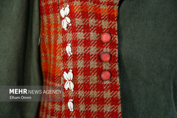 بسیاری به جای تولید، سرمایه را به طلا و ارز میبرند