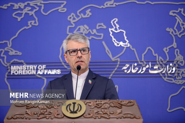 بقایی: موشک برای دفاع از کیان کشور است و قابل مذاکره نیست