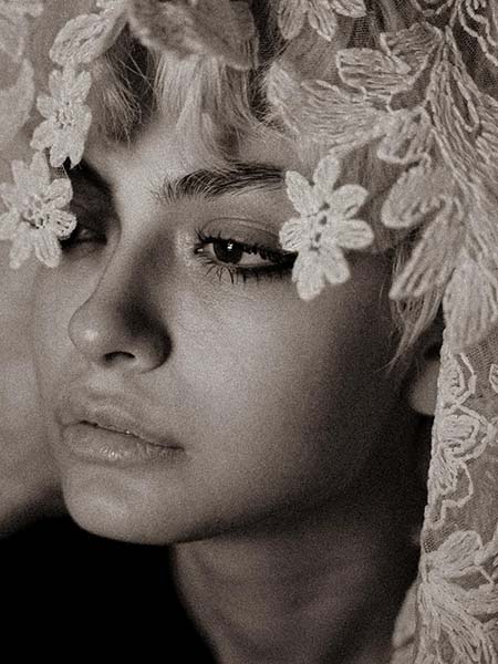 بیوگرافی ستایش دهقان؛ از کودکی تا درخشش در سینما و تلویزیون