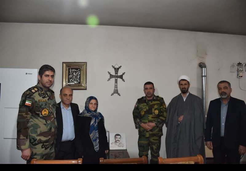 تجلیل از خانواده شهید هراچ هاکوپیان در آستانه سال نو میلادی اخبار اصفهان ,