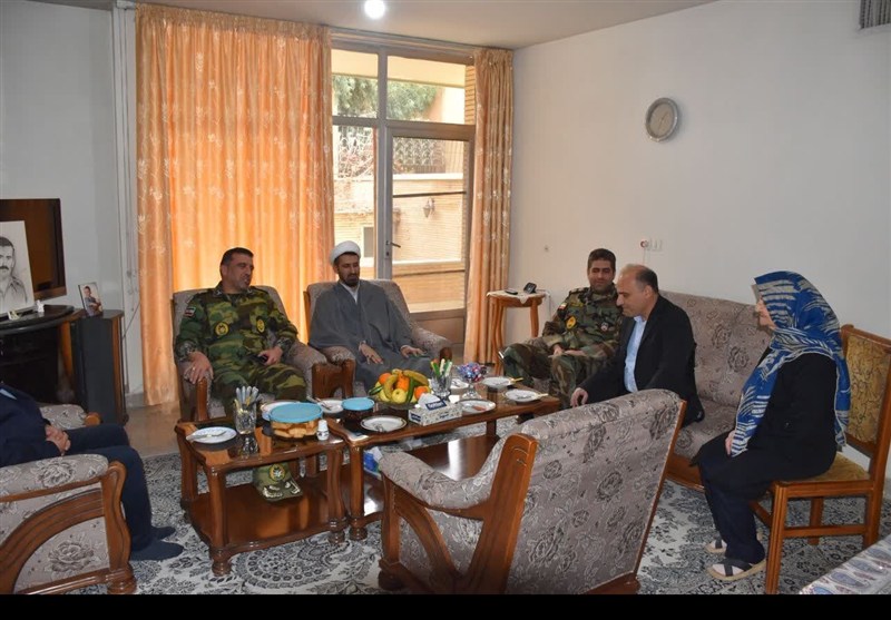 تجلیل از خانواده شهید هراچ هاکوپیان در آستانه سال نو میلادی اخبار اصفهان ,