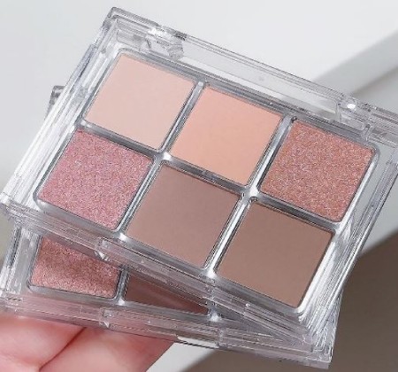 تفاوت‌های لوازم آرایش مات و براق و زمان مناسب استفاده از آن‌ها