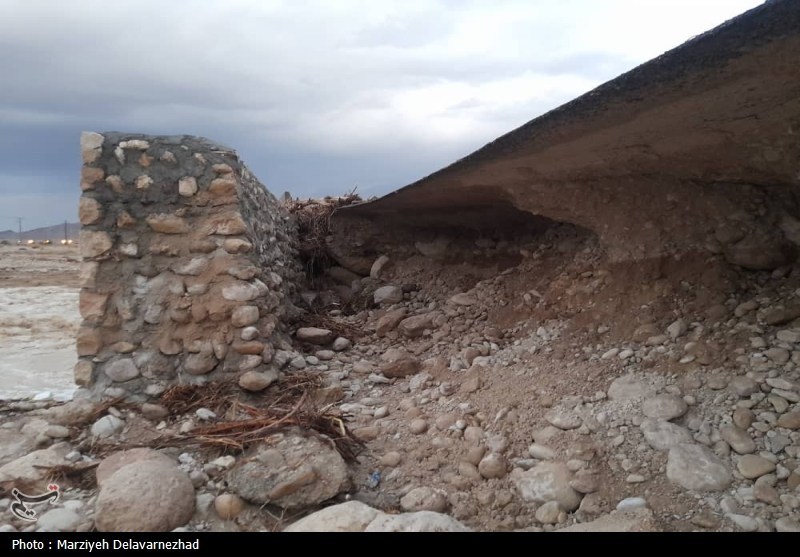 خسارت بارندگی و طوفان به زیرساختهای بندرلنگه/ قطعی برق و مخابرات در روستاها