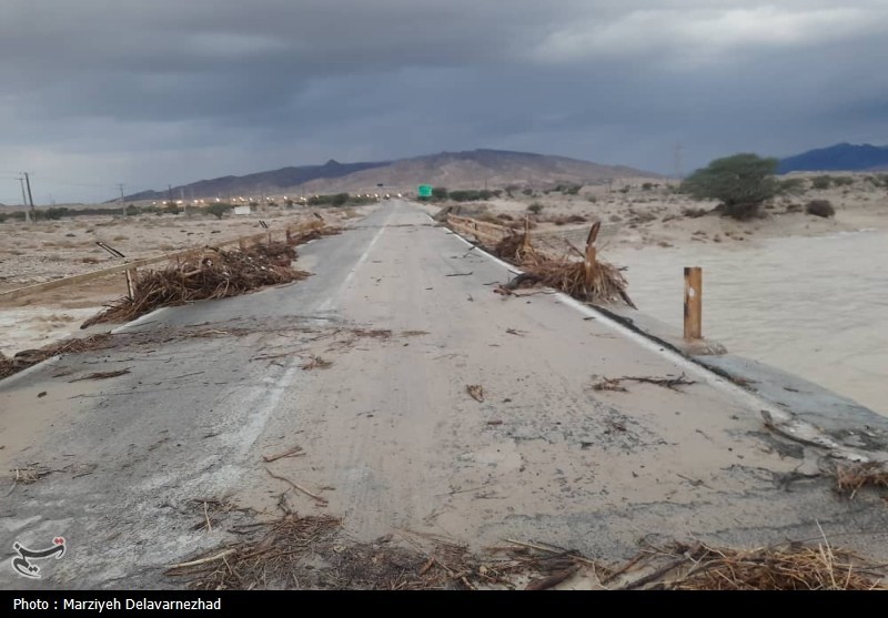 خسارت بارندگی و طوفان به زیرساختهای بندرلنگه/ قطعی برق و مخابرات در روستاها خسارت بارندگی و طوفان به زیرساختهای بندرلنگه/ قطعی برق و مخابرات در روستاها