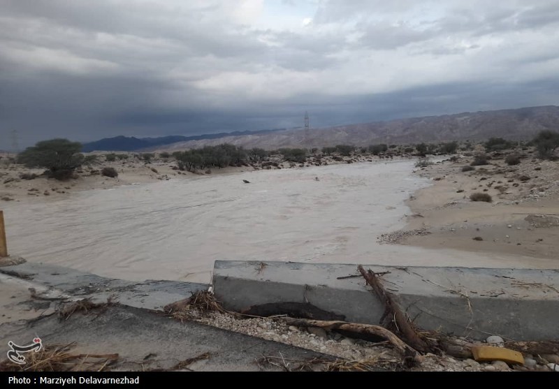 خسارت بارندگی و طوفان به زیرساختهای بندرلنگه/ قطعی برق و مخابرات در روستاها خسارت بارندگی و طوفان به زیرساختهای بندرلنگه/ قطعی برق و مخابرات در روستاها