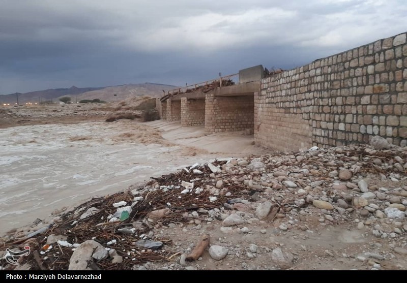 خسارت بارندگی و طوفان به زیرساختهای بندرلنگه/ قطعی برق و مخابرات در روستاها خسارت بارندگی و طوفان به زیرساختهای بندرلنگه/ قطعی برق و مخابرات در روستاها