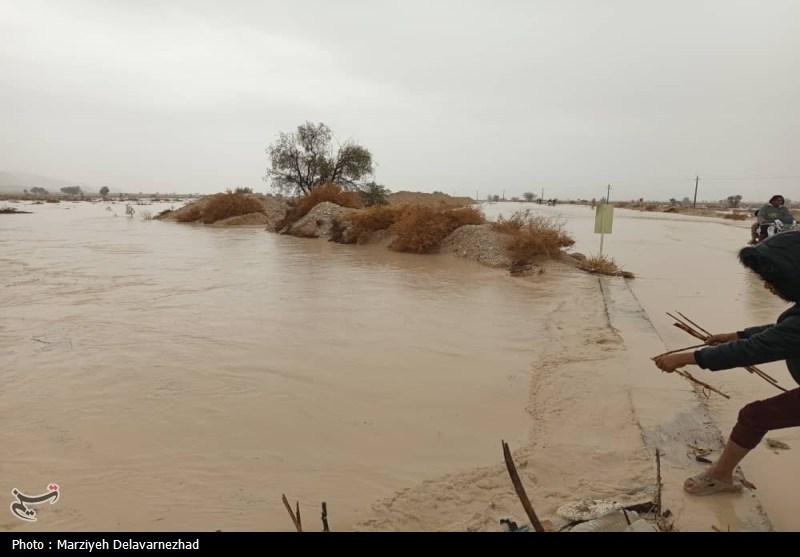خسارت بارندگی و طوفان به زیرساختهای بندرلنگه/ قطعی برق و مخابرات در روستاها خسارت بارندگی و طوفان به زیرساختهای بندرلنگه/ قطعی برق و مخابرات در روستاها