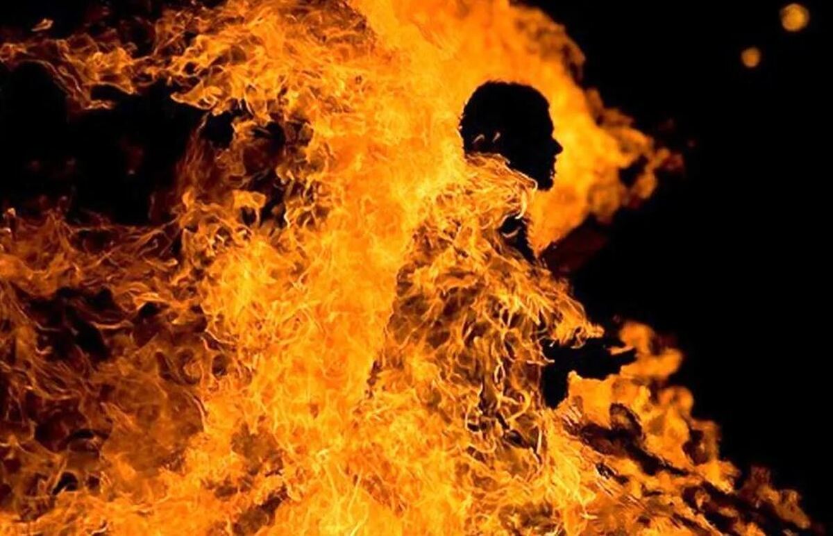 خودسوزی یک مرد مقابل دادگستری کرج/ علت حادثه چه بود، پرونده مهریه یا دعوای ملکی؟