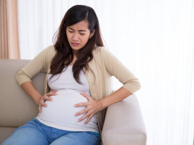 در دوران بارداری کدام دردها طبیعی‌اند و کدام خطرناک هستند؟
