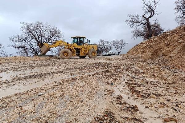 دوری از خانواده، نزدیکی به مردم؛ روایتی از قهرمانان ناشناخته جادهها دوری از خانواده، نزدیکی به مردم؛ روایتی از قهرمانان ناشناخته جادهها