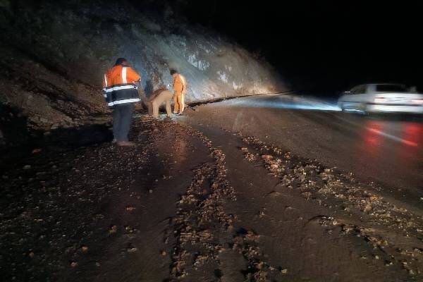 دوری از خانواده، نزدیکی به مردم؛ روایتی از قهرمانان ناشناخته جادهها دوری از خانواده، نزدیکی به مردم؛ روایتی از قهرمانان ناشناخته جادهها