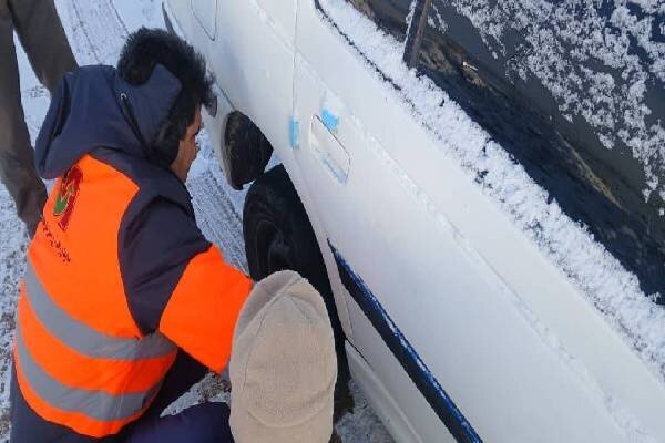 دوری از خانواده، نزدیکی به مردم؛ روایتی از قهرمانان ناشناخته جادهها دوری از خانواده، نزدیکی به مردم؛ روایتی از قهرمانان ناشناخته جادهها