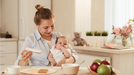 چگونه وزن نوزاد را با تغذیه مادر افزایش دهیم