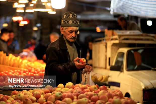شب یلدا و افزایش قیمتها؛ نبود نظارت بر توزیع بازار همدان را ملتهب کرد شب یلدا و افزایش قیمتها؛ نبود نظارت بر توزیع بازار همدان را ملتهب کرد