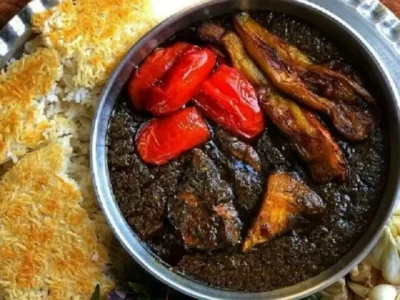 طرز تهیه قرمه مرغ در کمترین زمان/ غذای لذیذ و جذاب مخصوص دورهمی‌های دوستانه