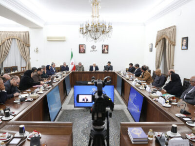 عارف: راهی جز استفاده از اقتصاد دیجیتال نداریم