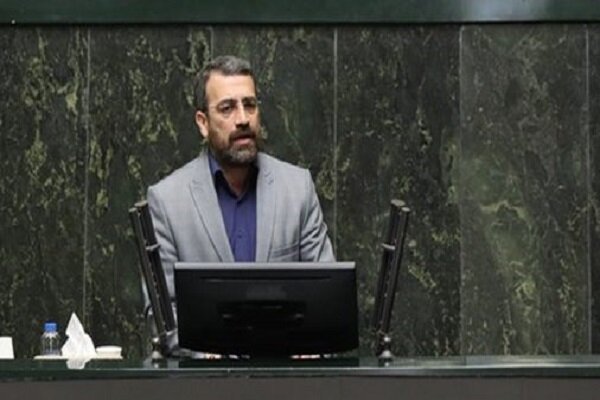 محمودی: مجلس به دنبال پایان دادن به بیسامانی وضعیت اتباع خارجی است