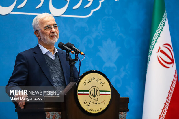 مومنی: سرمایهگذاری برای تولید صرفاً با شعار محقق نمیشود