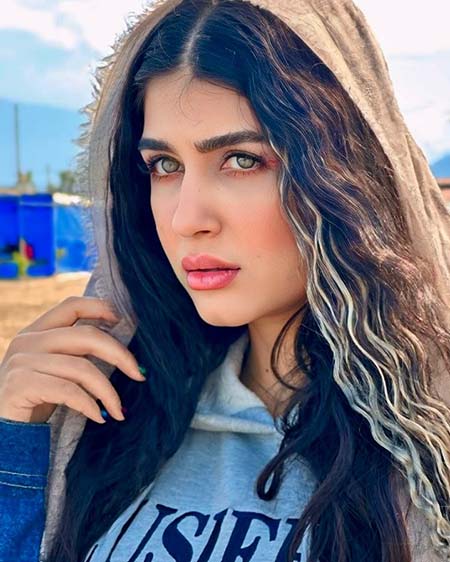 بیوگرافی ستایش موسوی, قد ستایش موسوی