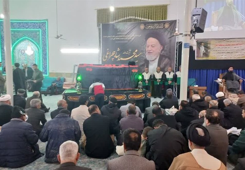 وداع باشکوه مردم دامغان با پیکر آیتالله شاهچراغی