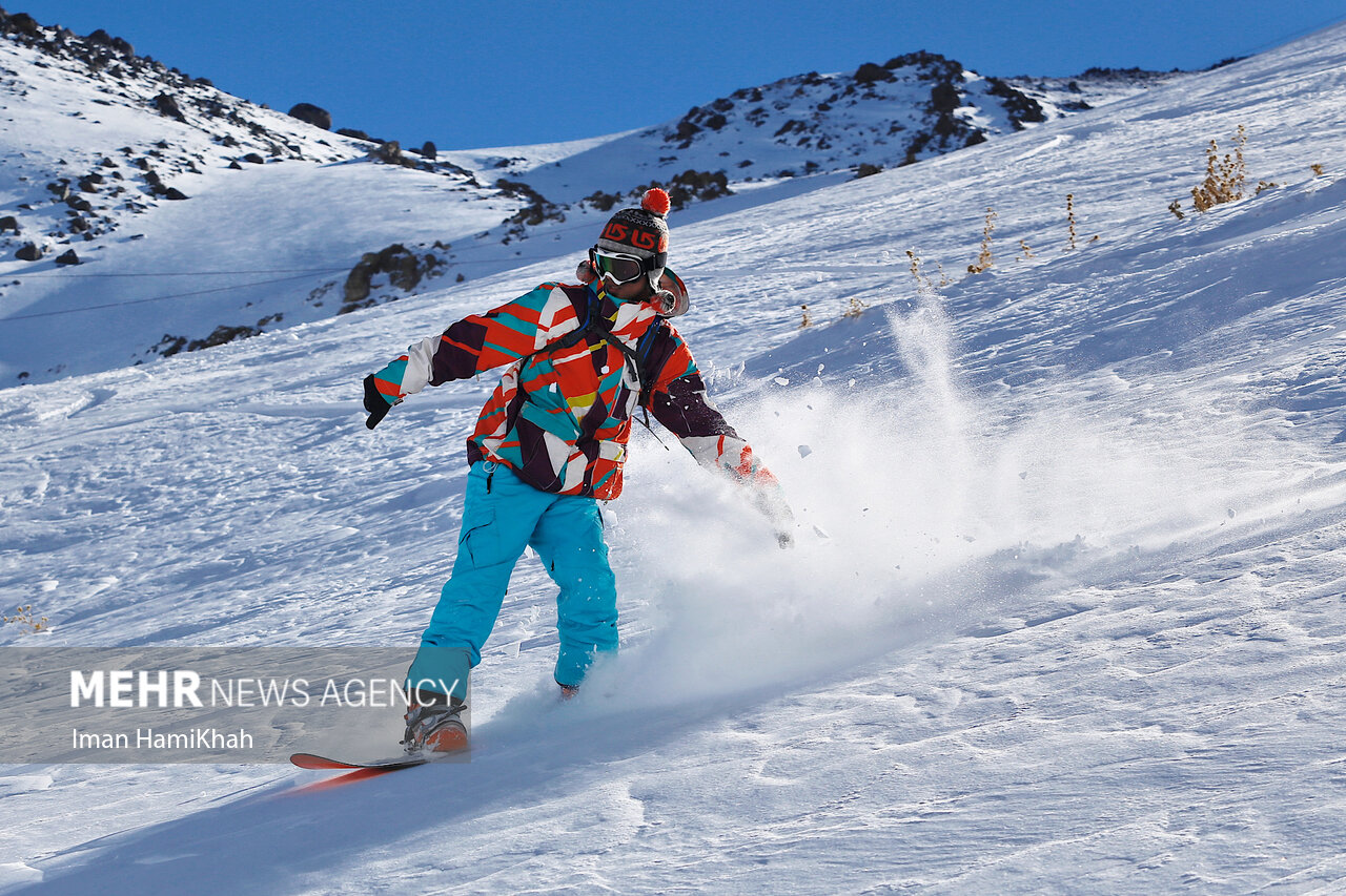 پیست تاریکدره؛ وقتی مزیت گردشگری در سایه بیتدبیری کمرنگ میشود پیست تاریکدره؛ وقتی مزیت گردشگری در سایه بیتدبیری کمرنگ میشود