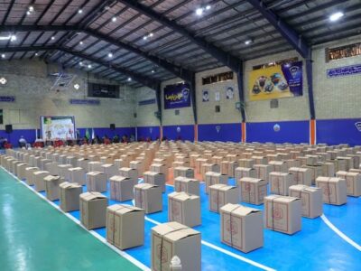 چتر حمایتی دستگاه قضا برای خانواده‌های زندانیان/ توزیع 400 بسته معیشتی بین خانواده‌های مددجویان