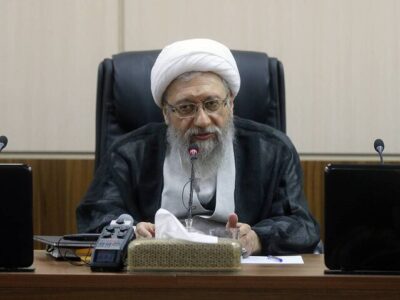 آملی لاریجانی: دولت افکار عمومی را برای جراحی بزرگ اقتصادی اقناع کند