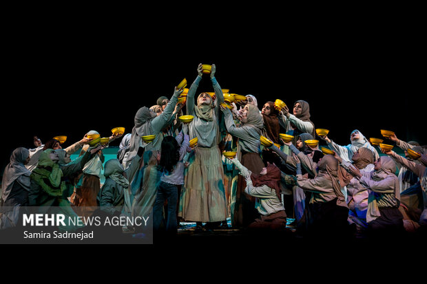 «برای هانا» مواجهه زنانه با جهان قدرت است؛ گلدا مایر در تئاتر!