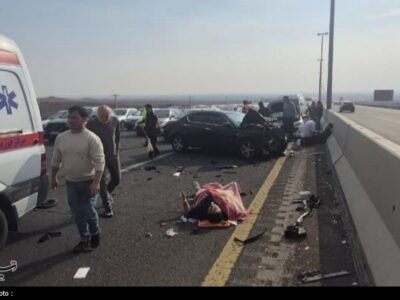 تصادف زنجیرهای در اتوبان قم به تهران با 5 مصدوم