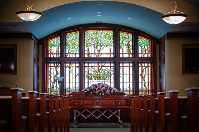 تصاویری تازه از خاکسپاری بهرام بیضایی