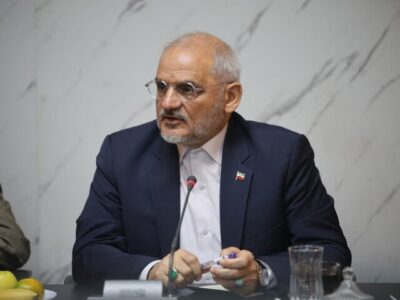 حاجی میرزایی: رئیس جمهور از همه اعضای کابینه خود حمایت می‌کند