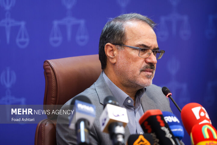 خداییان: با اخلالگران ارزی و مدیران کم‌کار برخورد می‌کنیم