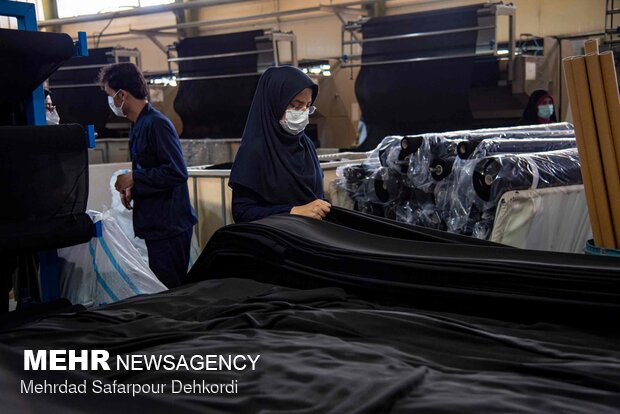 در بازار پارچه، نفوذی وجود دارد