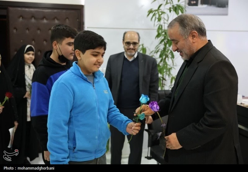 دیدار 10 فرزند شهید با استاندار خراسان جنوبی+ عکس اخبار استان خراسان جنوبی , استاندار خراسان جنوبی ,