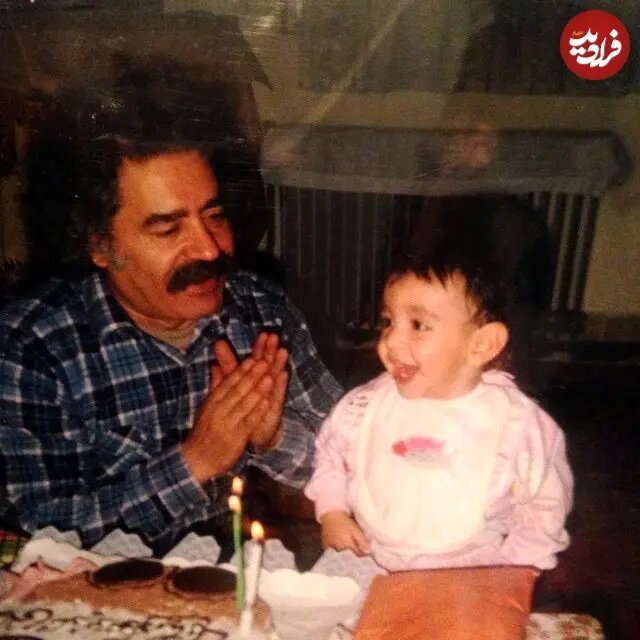 «شقایق فراهانی» در یک سالگی در کنار پدرش؛ سال ۱۳۵۲/ عکس