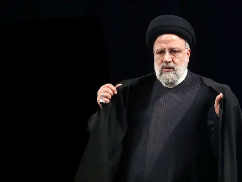 مجسمه شهید رئیسی دوباره در اردبیل نصب شد+ عکس