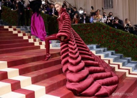 مراسم مت گالا ۲۰۲۲ با حضور افراد مشهور؛ از لیدی گاگا تا ایلان ماسک