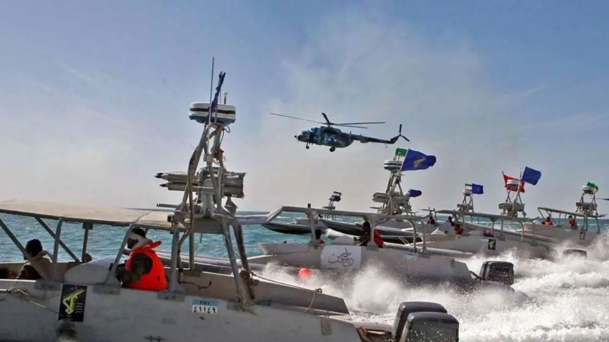 هشدار ایران به کشتی‌ها مستقر در تنگه هرمز / آسوشیتدپرس مدعی شد