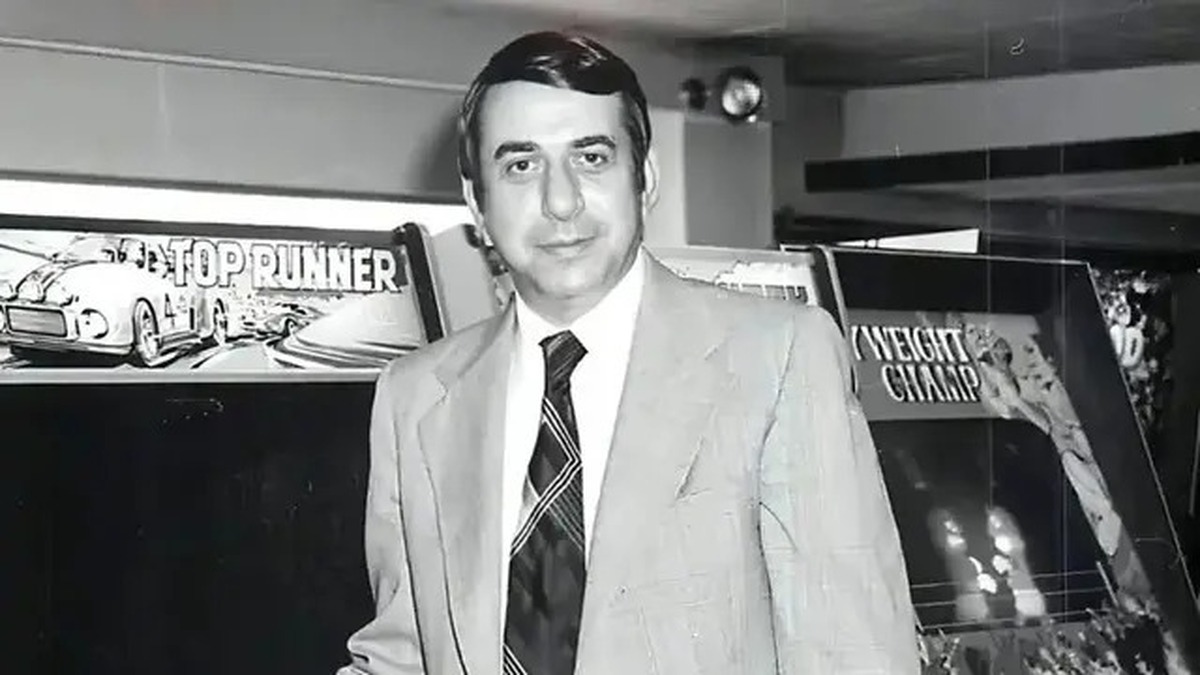 پدر «سگا» درگذشت