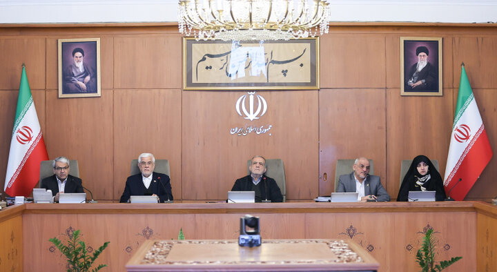 پزشکیان: تلاش دشمن برای ایجاد بیثباتی موجب غفلت ما از ضعف داخلی نشود