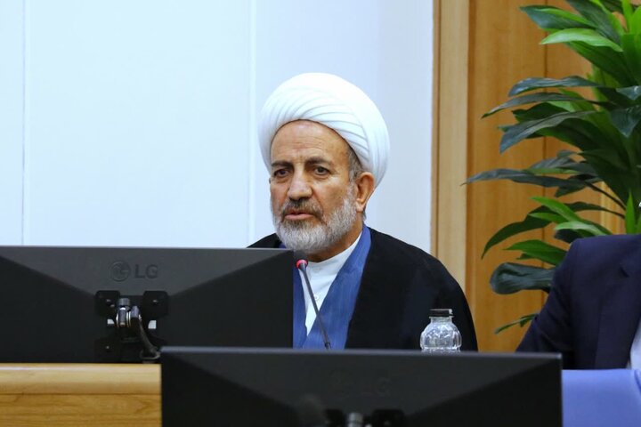 گلایه بیماران از ارجاعهای پرهزینه در بیمارستان «داران» گلایه بیماران از ارجاعهای پرهزینه در بیمارستان «داران»