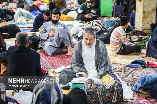 ۲۰۴ مسجد قم میزبان خلوت عاشقانه ۵۰ هزار معتکف ۲۰۴ مسجد قم میزبان خلوت عاشقانه ۵۰ هزار معتکف