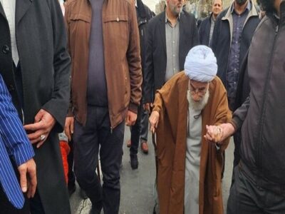 آیتالله جنتی در راهپیمایی ۲۲ بهمن تهران حضور یافت