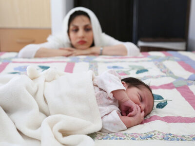 از بی‌خوابی تا افکار خودآسیب‌رسان؛ نشانه‌های افسردگی پس از زایمان