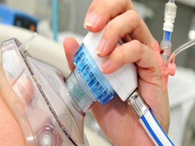 اهدای ۹۰۰ میلیون ریال تجهیزات پزشکی به هلال احمر بهاباد