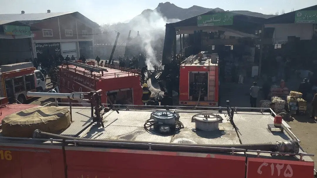 اولین تصاویر از سقوط یک فروند بالگرد در میدان تره‌بار