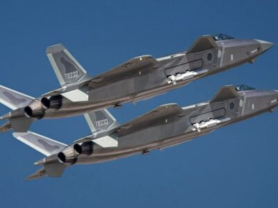 این جنگنده رادارگریز برای شکار ناوهای آمریکایی به میدان آمد