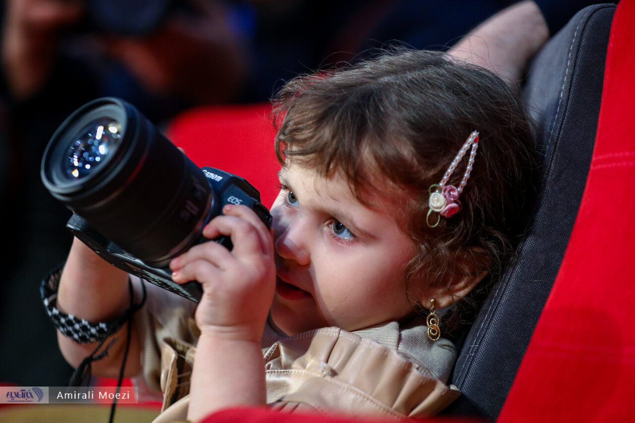 بابک خواجه‌پاشا: آسیب روحی که در حین ساخت «سرزمین فرشته‌ها» خوردم بسیار زیاد بود/ بچه‌های امروز، فردا خواهند پرسید در روزهای سخت برای‌مان چه کردید؟