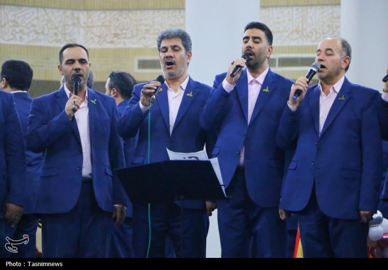 باران، قرآن و نرگس؛ نیمهشعبانِ متفاوت در مصلای زنجان باران، قرآن و نرگس؛ نیمهشعبانِ متفاوت در مصلای زنجان